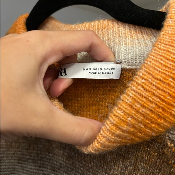 Zara Sweater - Picture 5 of 5